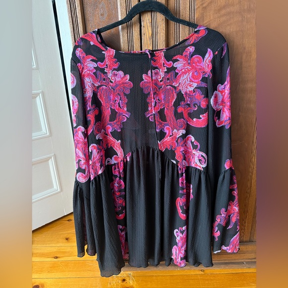 Free People - Picture 2 of 3